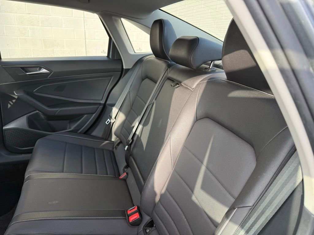 Used 2024 Volkswagen Jetta SE image 23