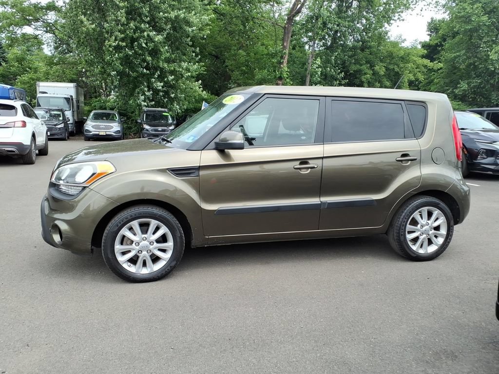 Used 2012 Kia Soul + FWD image 17
