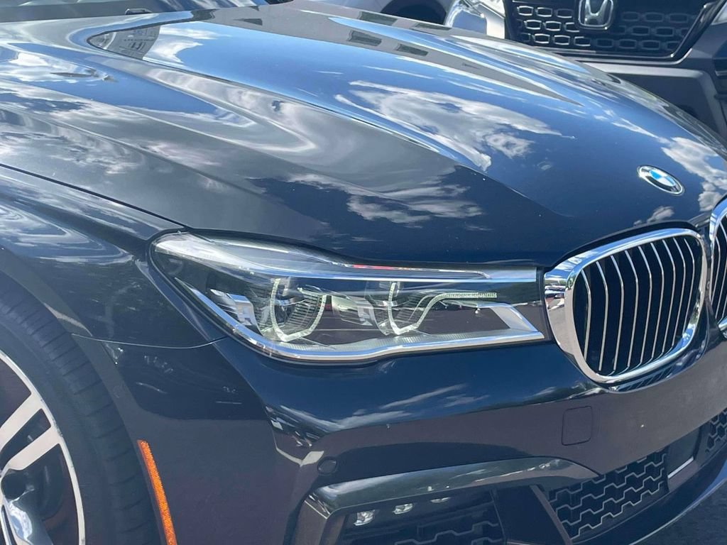 Used 2019 BMW 750i xDrive w/ Autobahn Package AWD/4WD image 8