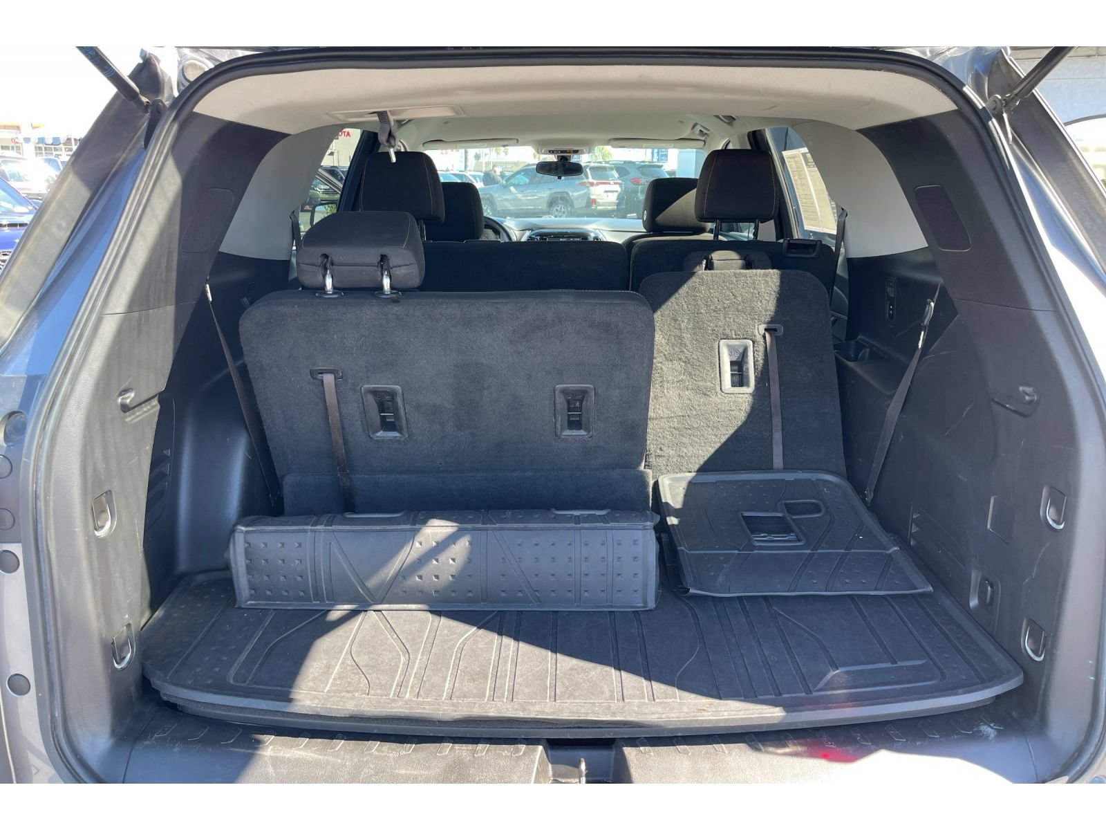 Used 2019 Chevrolet Traverse LS w/ LPO, Blackout Package FWD image 17