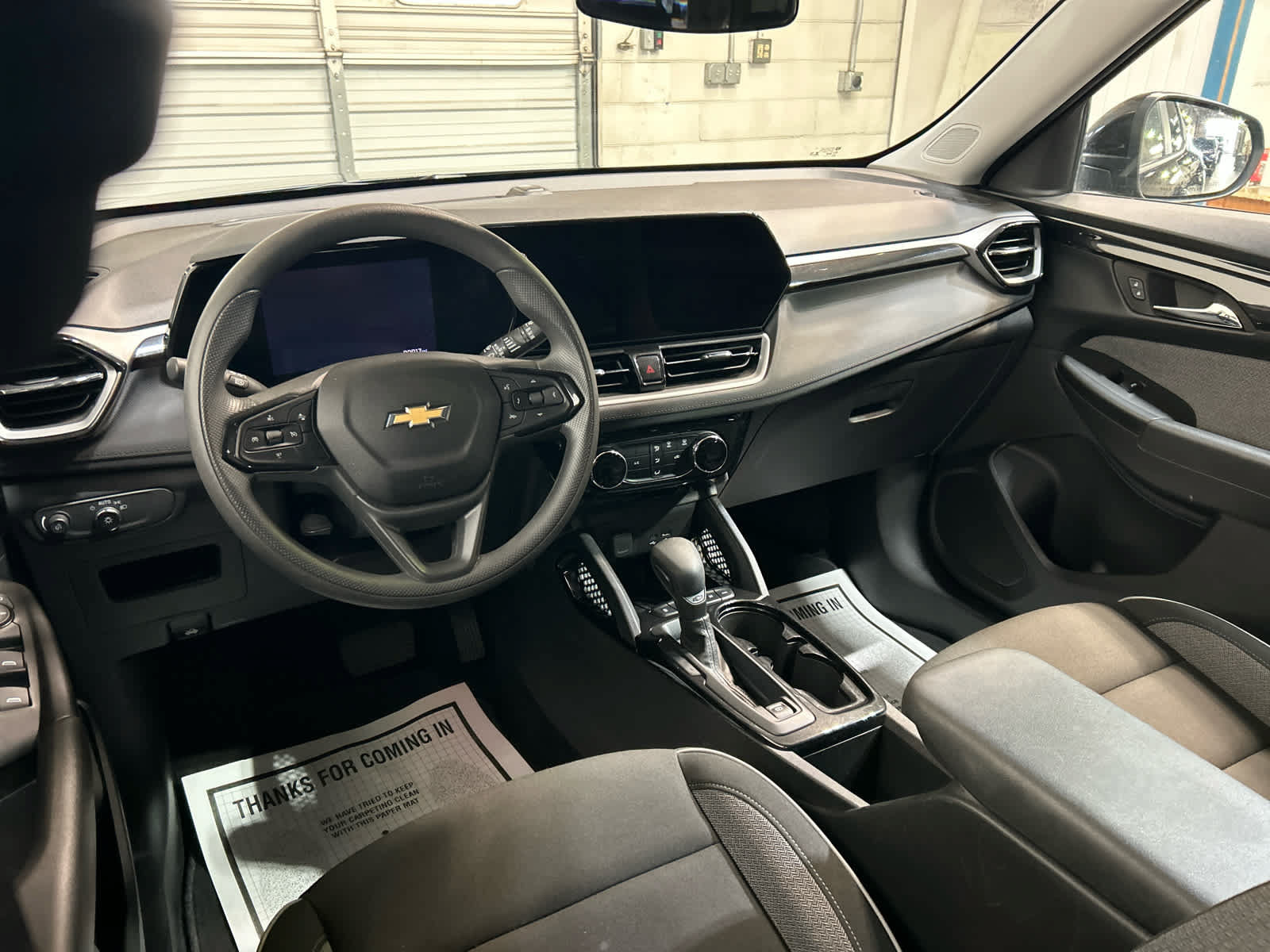 Used 2025 Chevrolet TrailBlazer LT AWD/4WD image 4