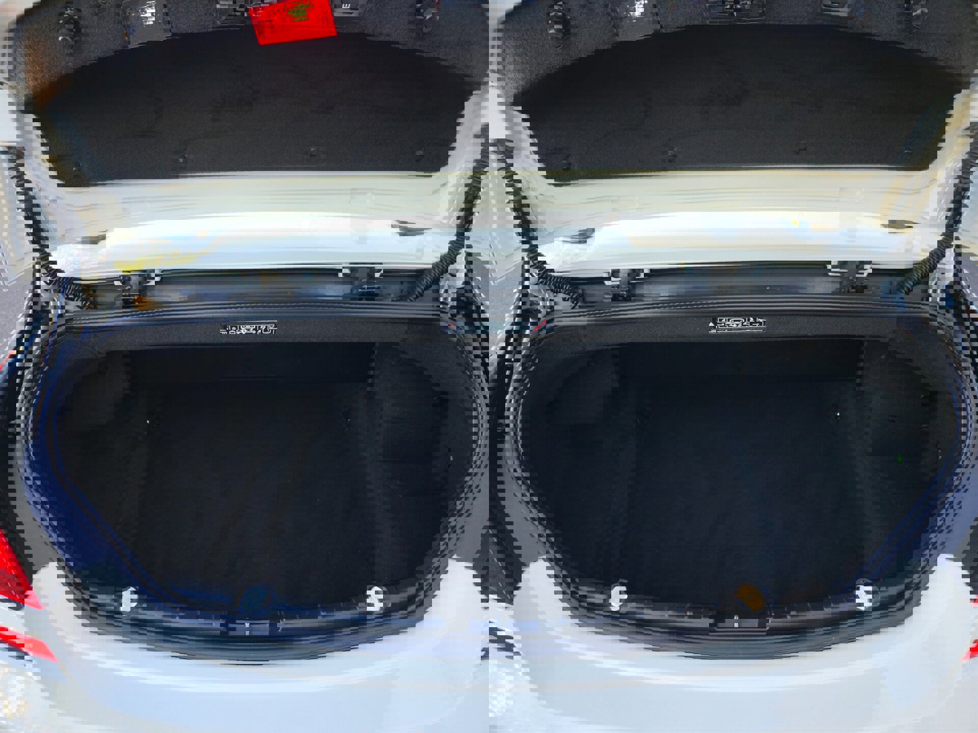 Used 2015 BMW 640i Convertible image 32