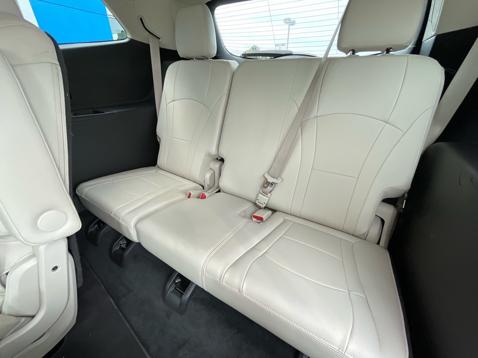 Used 2023 Buick Enclave Essence w/ Experience Buick Package FWD image 7
