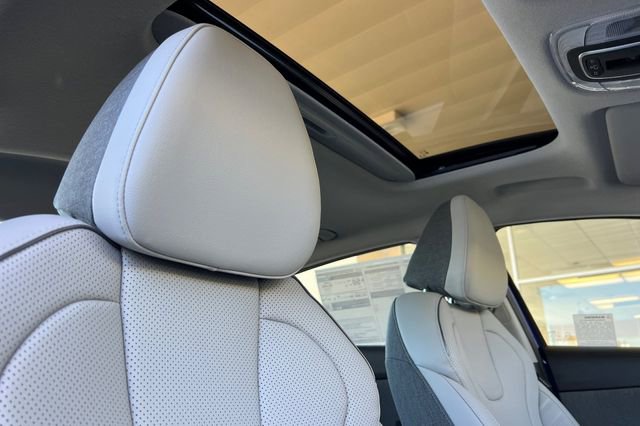 New 2026 Hyundai Elantra Limited image 16