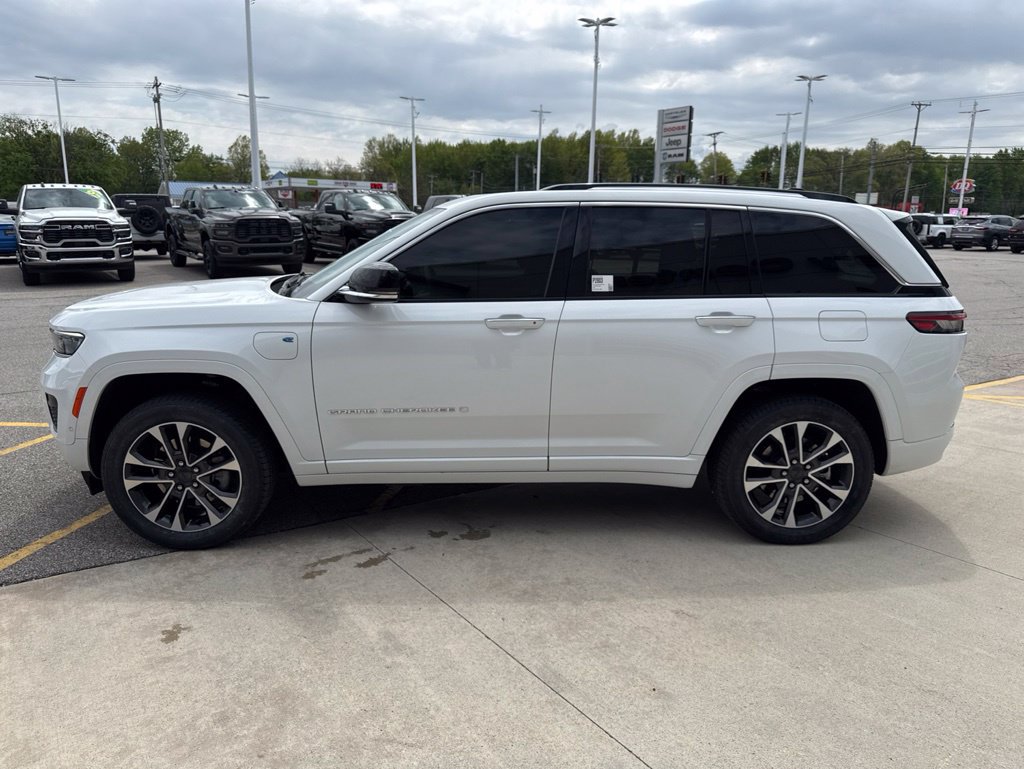 Used 2022 Jeep Grand Cherokee Overland AWD/4WD image 10