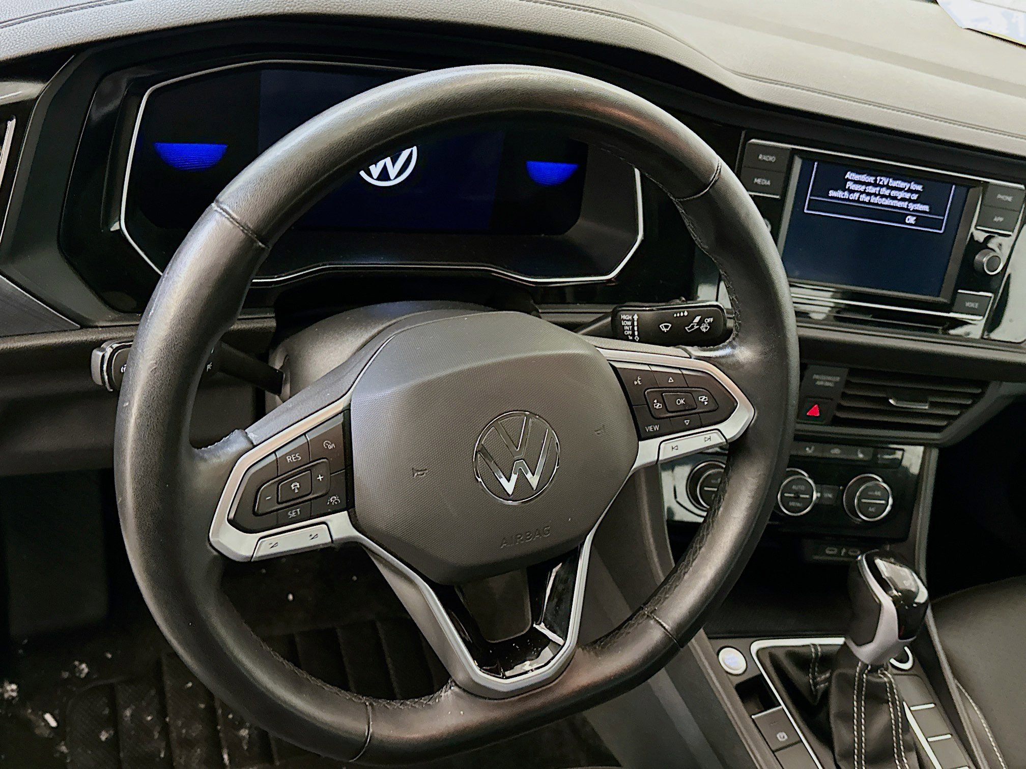 Used 2024 Volkswagen Jetta SE image 18