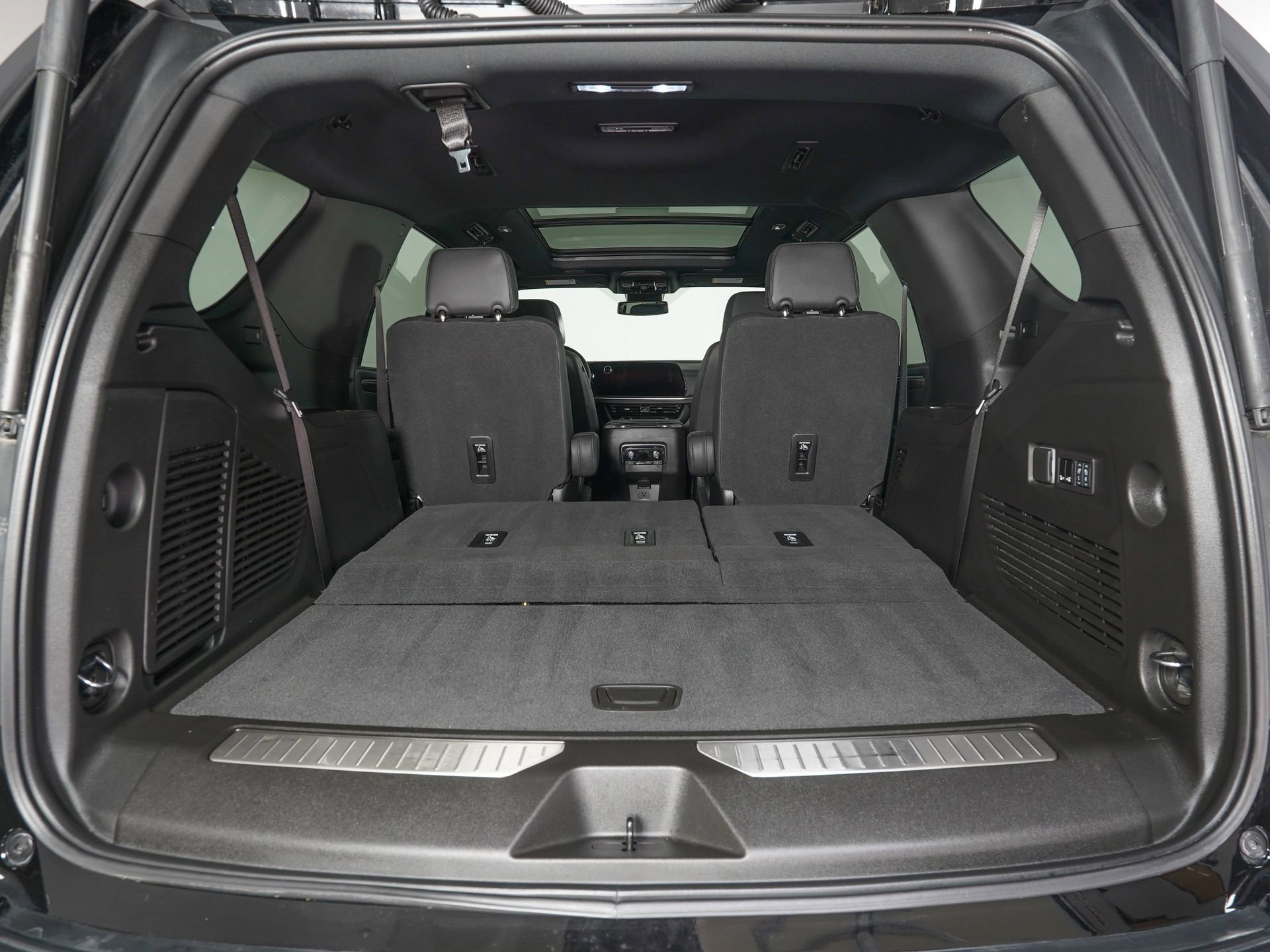 Used 2026 Chevrolet Tahoe Z71 w/ Comfort Package image 14