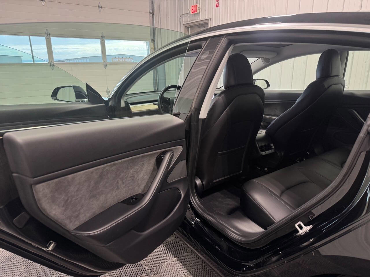 Used 2019 Tesla Model 3 Mid Range image 10