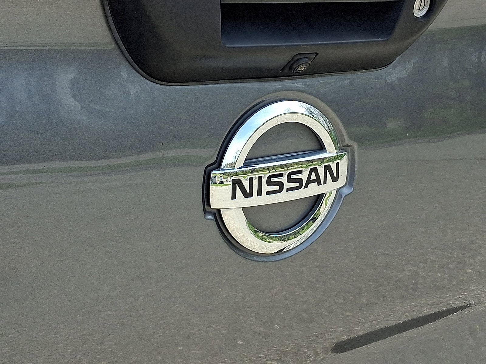 Used 2019 Nissan Titan SV w/ SV Convenience Package image 32