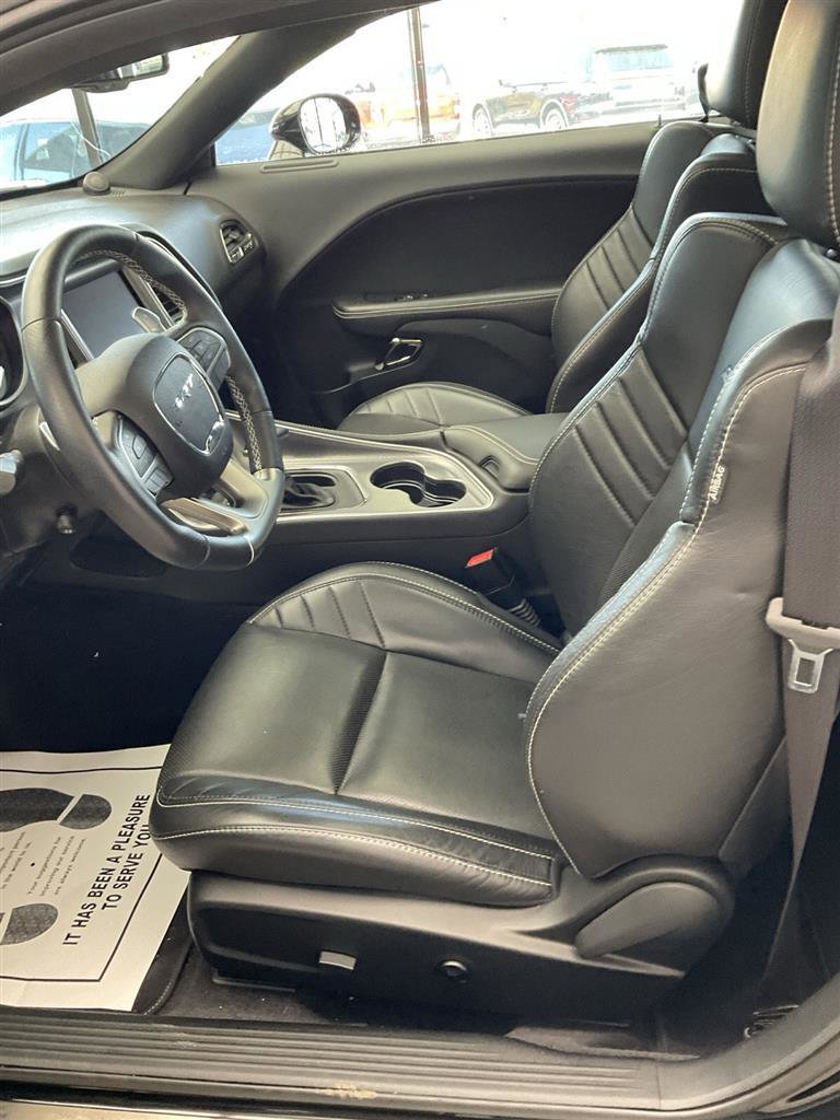 Used 2016 Dodge Challenger SRT Hellcat RWD image 8
