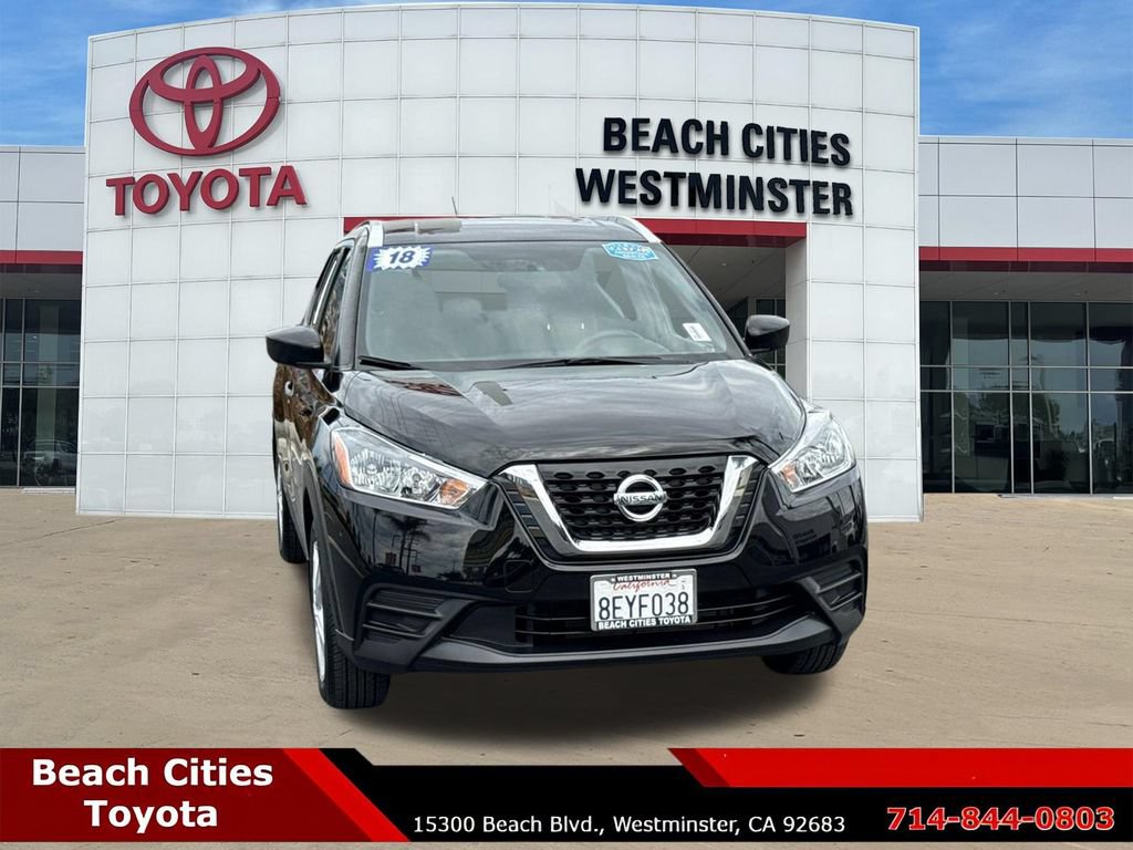 Used 2018 Nissan Kicks S FWD image 3
