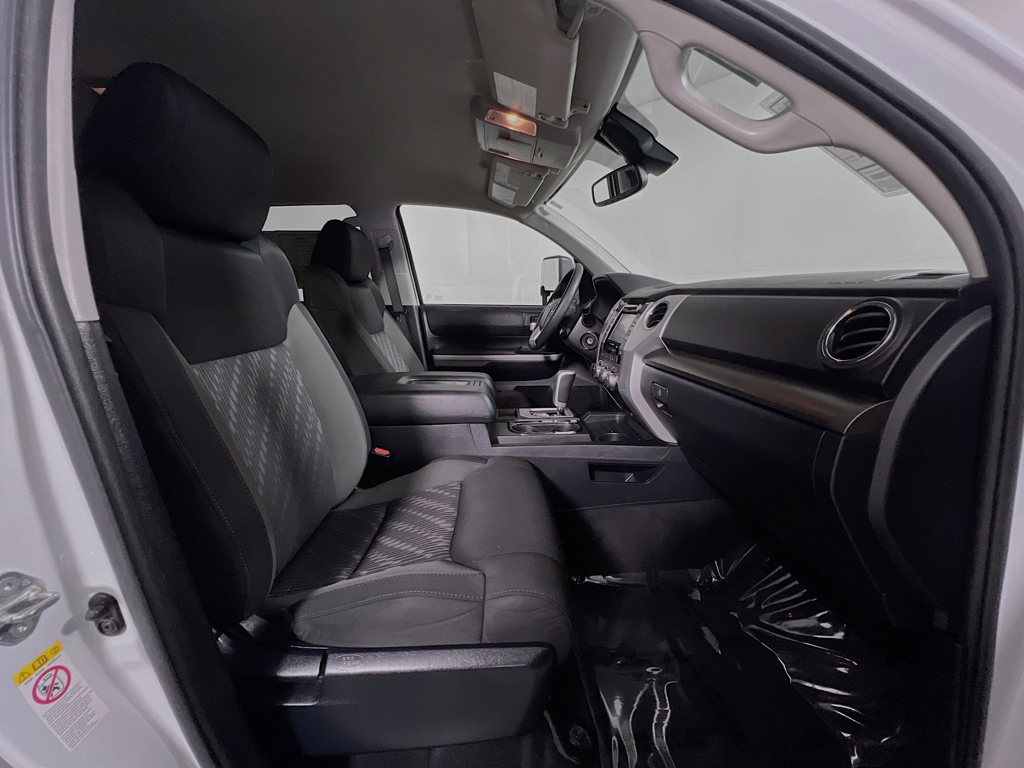 Used 2018 Toyota Tundra SR5 w/ SR5 Upgrade Package AWD/4WD image 30