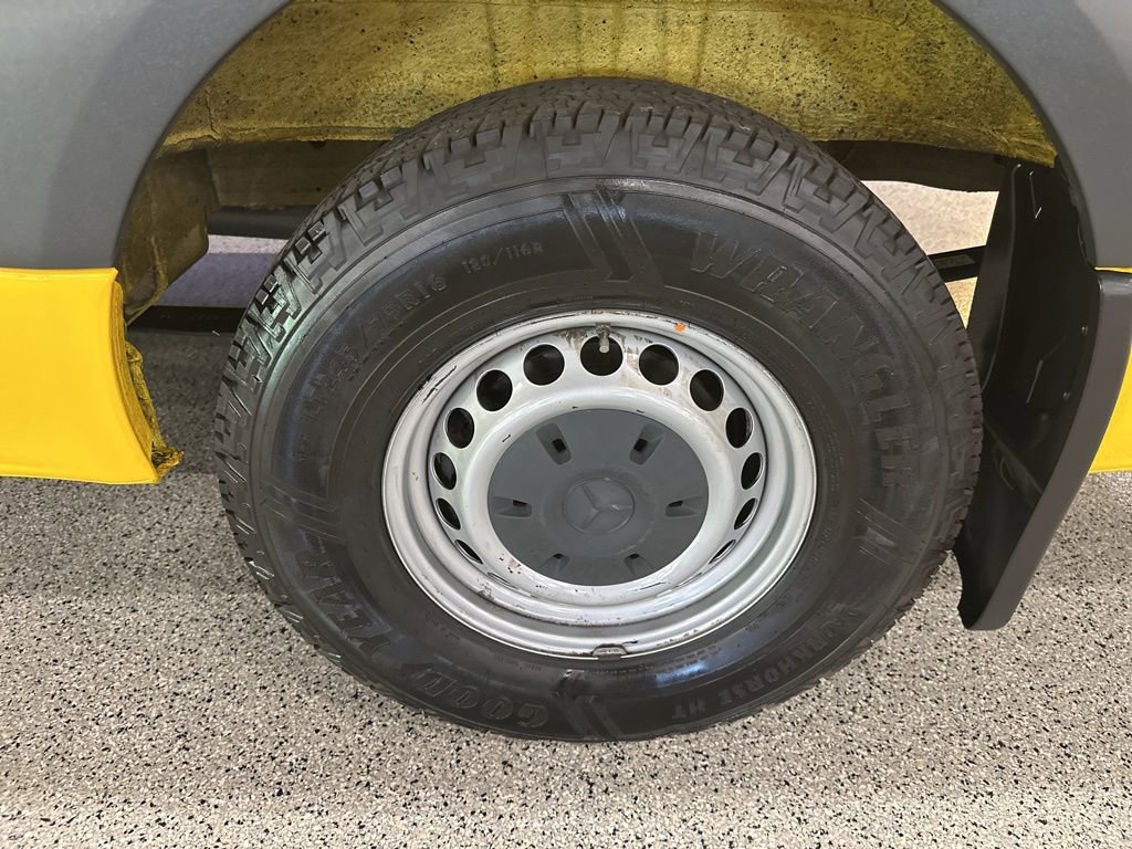 Used 2021 Mercedes-Benz Sprinter 2500 image 26