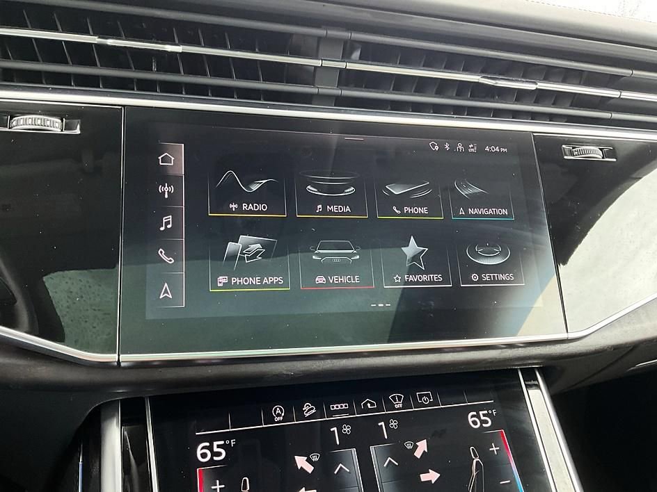 Used 2022 Audi Q8 Prestige AWD/4WD image 22