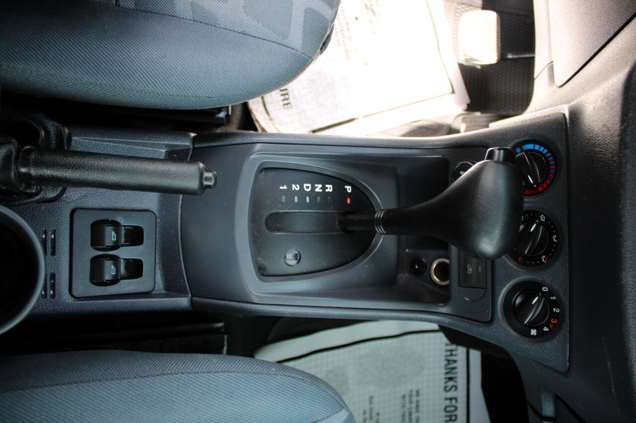 Used 2013 Ford Transit Connect XLT image 18