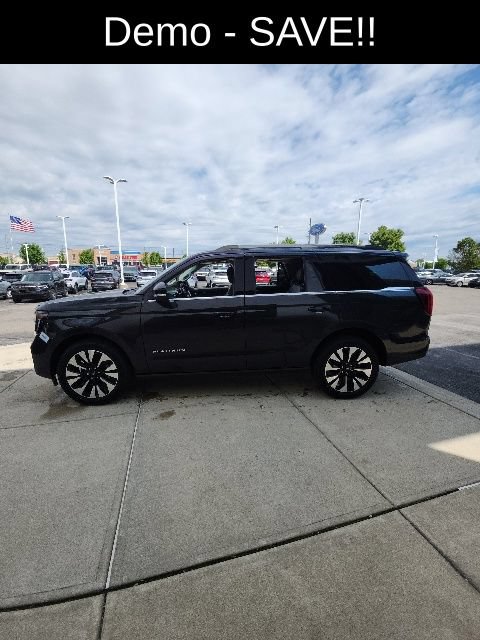 New 2026 Ford Expedition Platinum w/ Driver's Package AWD/4WD image 4