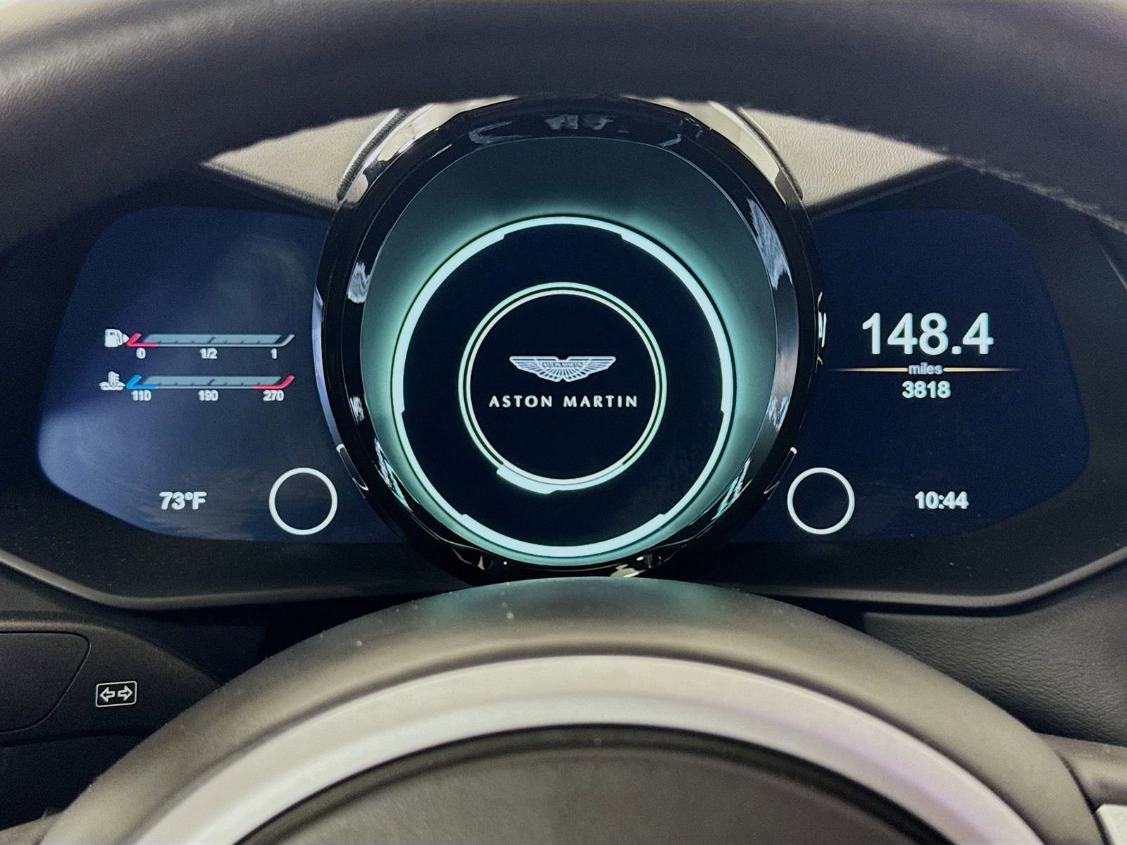 Used 2023 Aston Martin V8 Vantage Roadster image 12