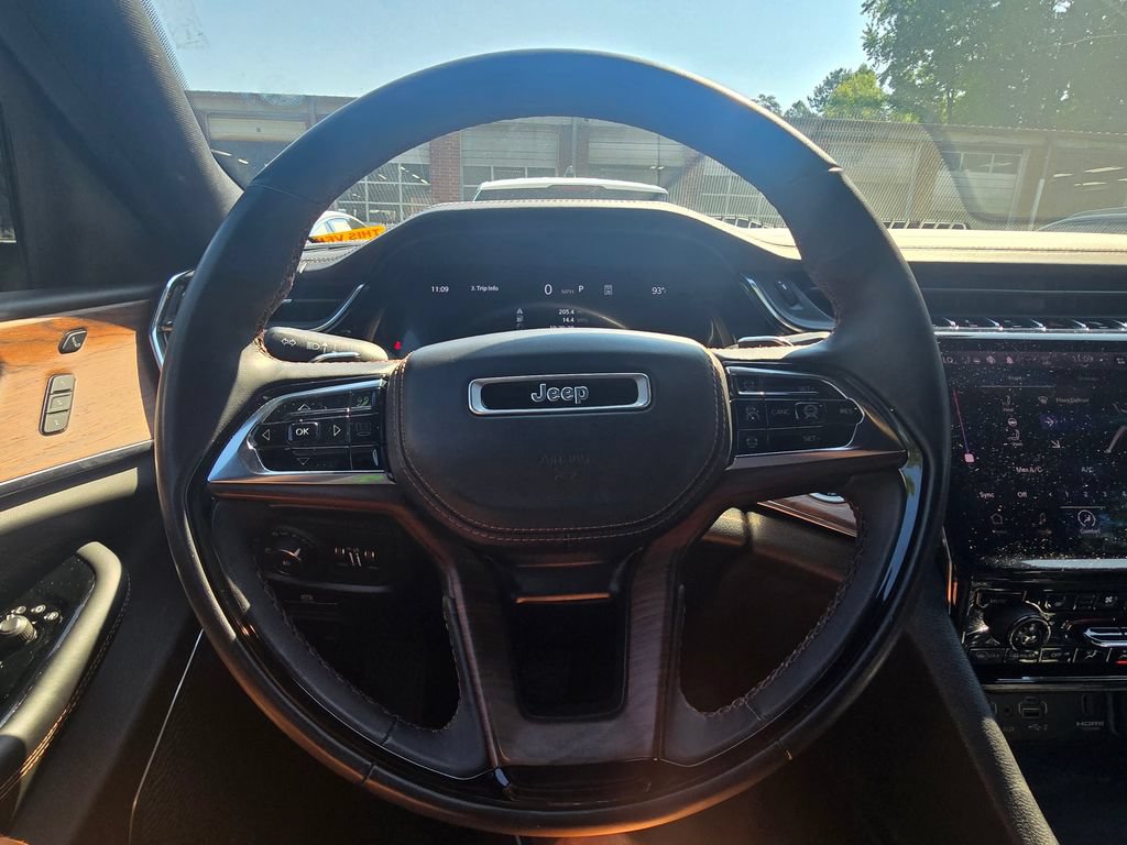 Used 2023 Jeep Grand Cherokee L Summit w/ High Altitude Package AWD/4WD image 25