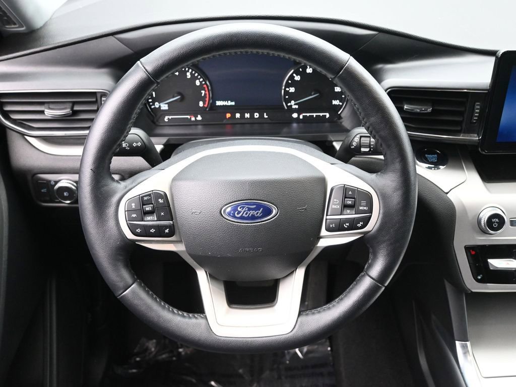 Used 2022 Ford Explorer XLT w/ Equipment Group 202A image 21