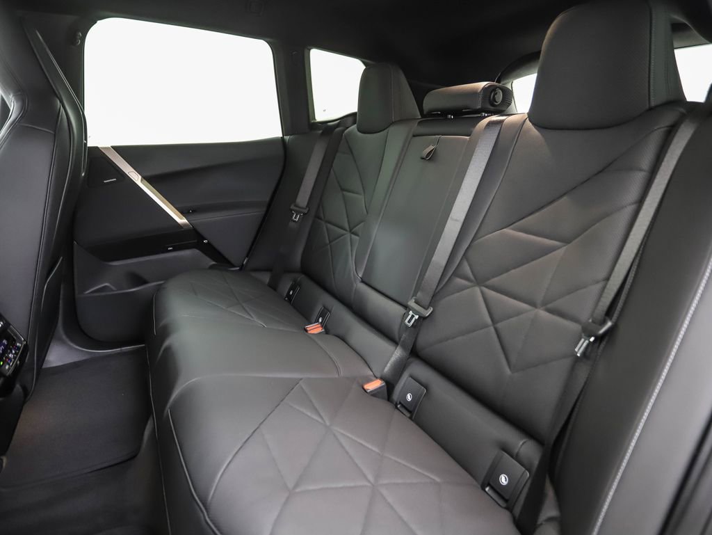 Used 2026 BMW iX xDrive60 w/ Premium Package image 23