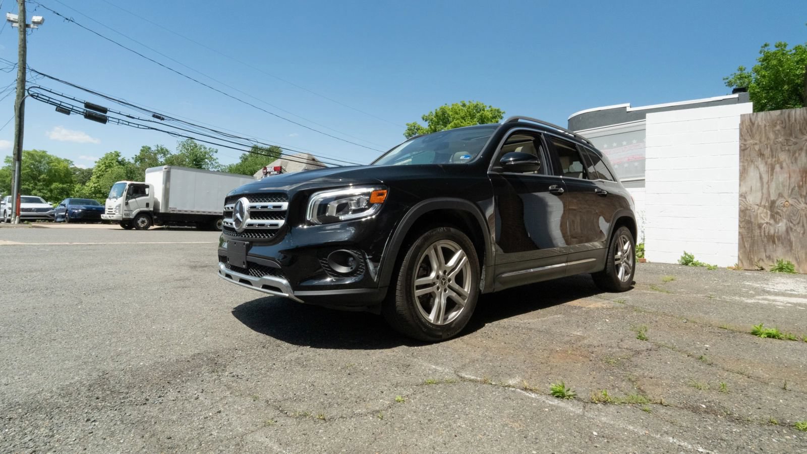 Used 2021 Mercedes-Benz GLB 250 4MATIC w/ Premium Package image 7