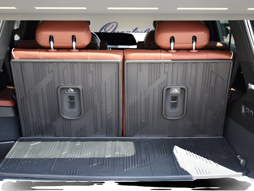 New 2027 Cadillac Vistiq Platinum w/ LPO, Floor Liner Package AWD/4WD image 24