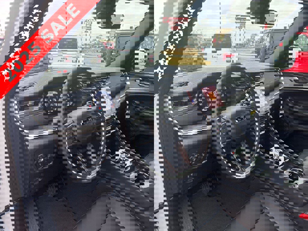 New 2025 Jeep Grand Cherokee L Limited image 8