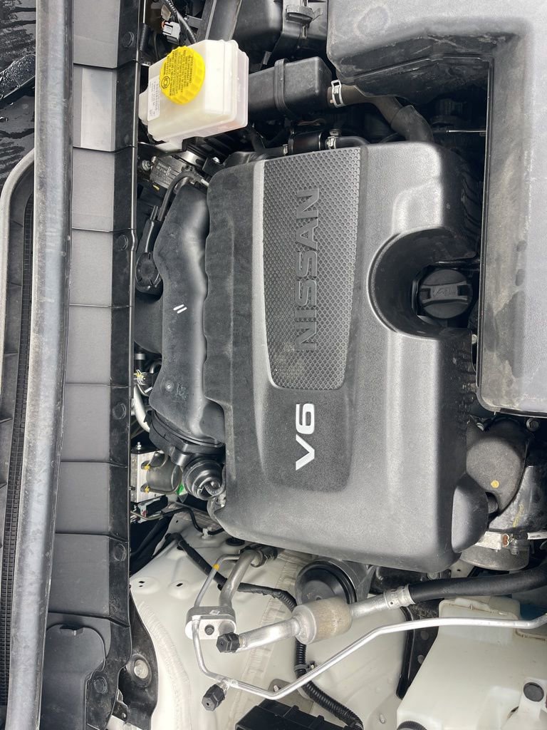 Used 2024 Nissan Pathfinder Platinum w/ Black Appearance Package image 41