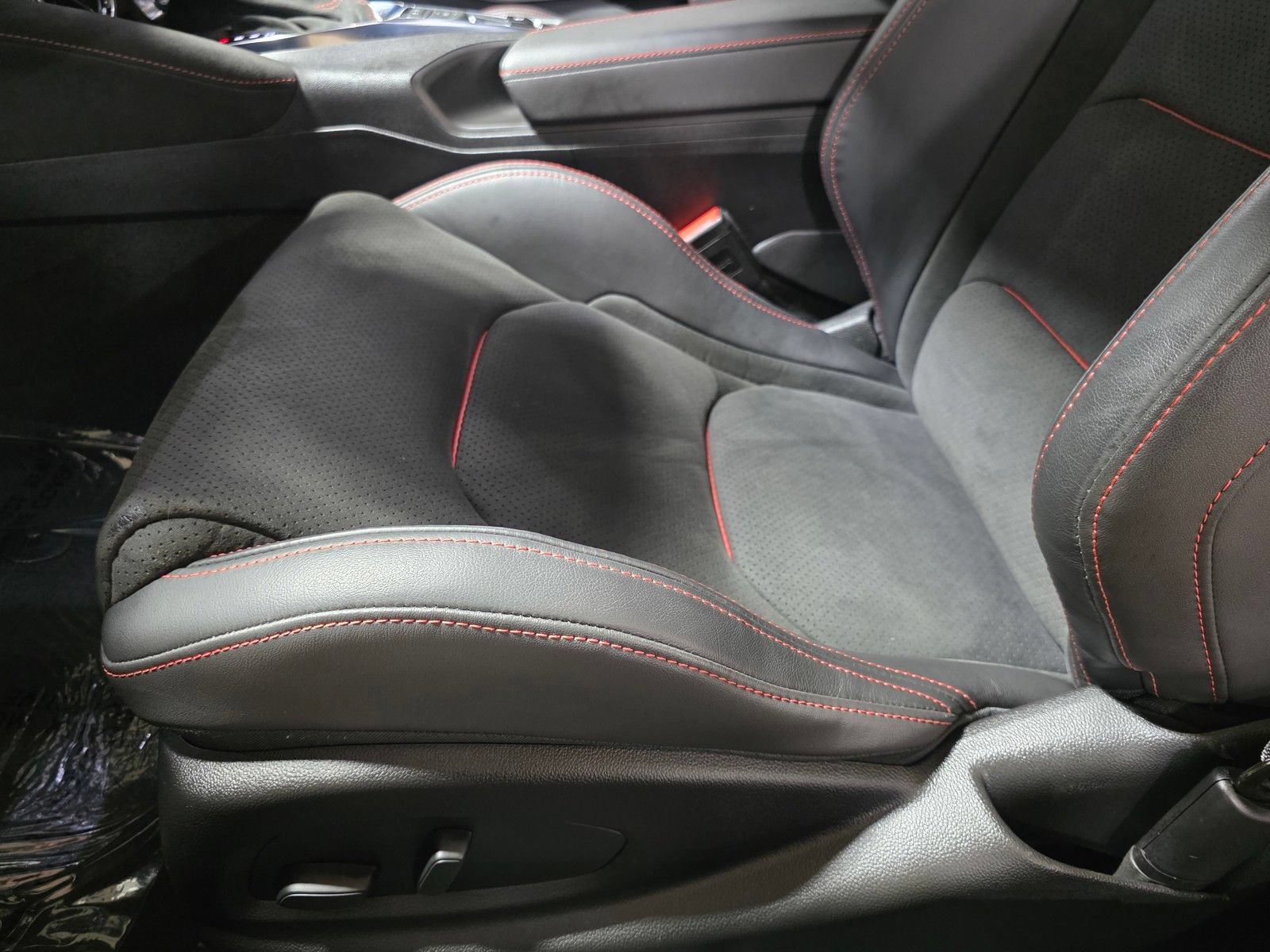Used 2022 Chevrolet Camaro ZL1 RWD image 23