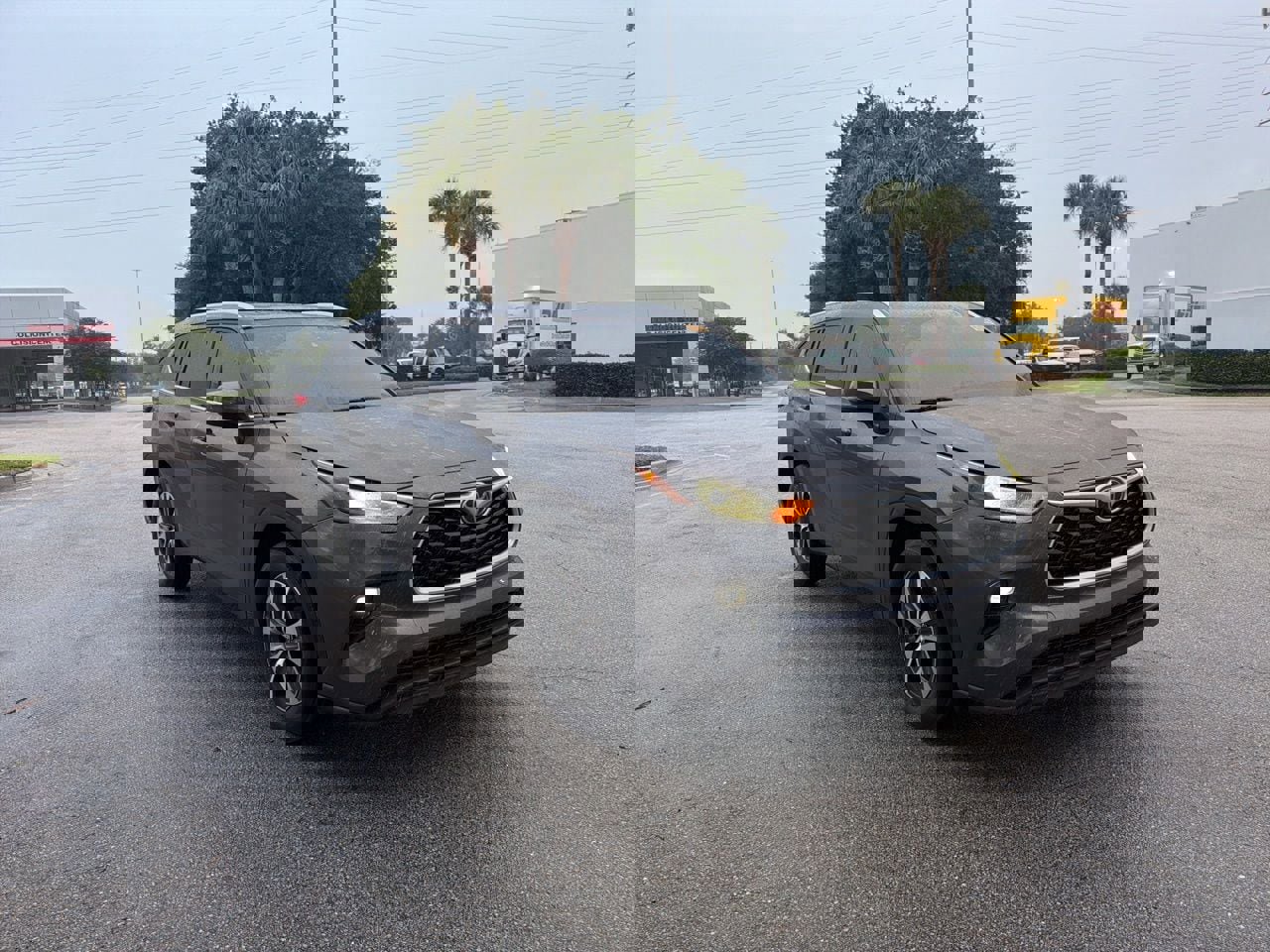 Used 2021 Toyota Highlander XLE FWD image 7