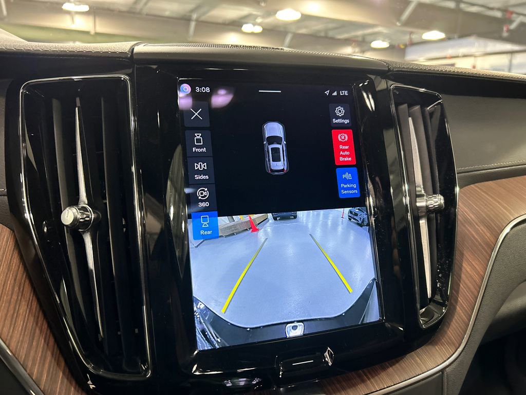 Certified 2023 Volvo XC60 T8 Ultimate w/ Climate Package image 17