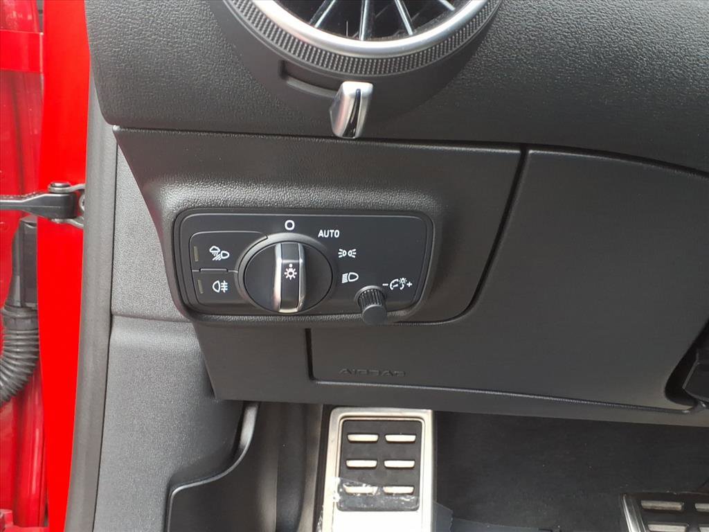 Used 2019 Audi TT 2.0T w/ Technology Package image 18