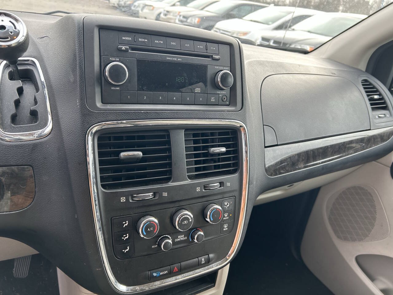 Used 2011 Dodge Grand Caravan Express FWD image 12