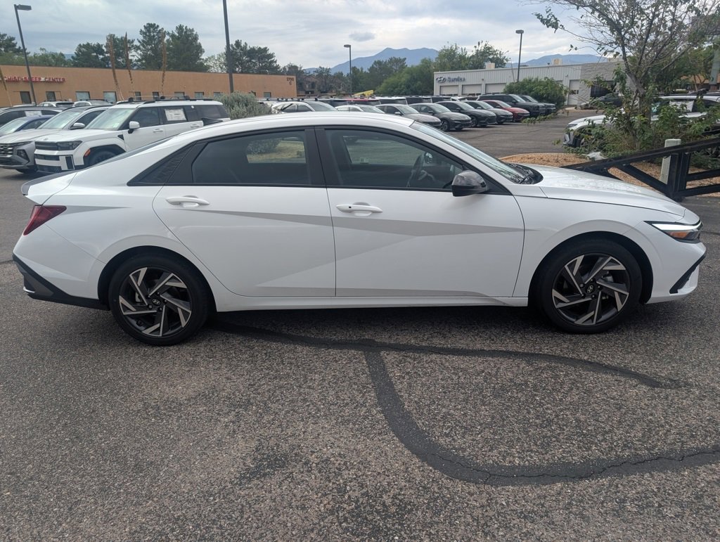 Used 2025 Hyundai Elantra SEL image 6
