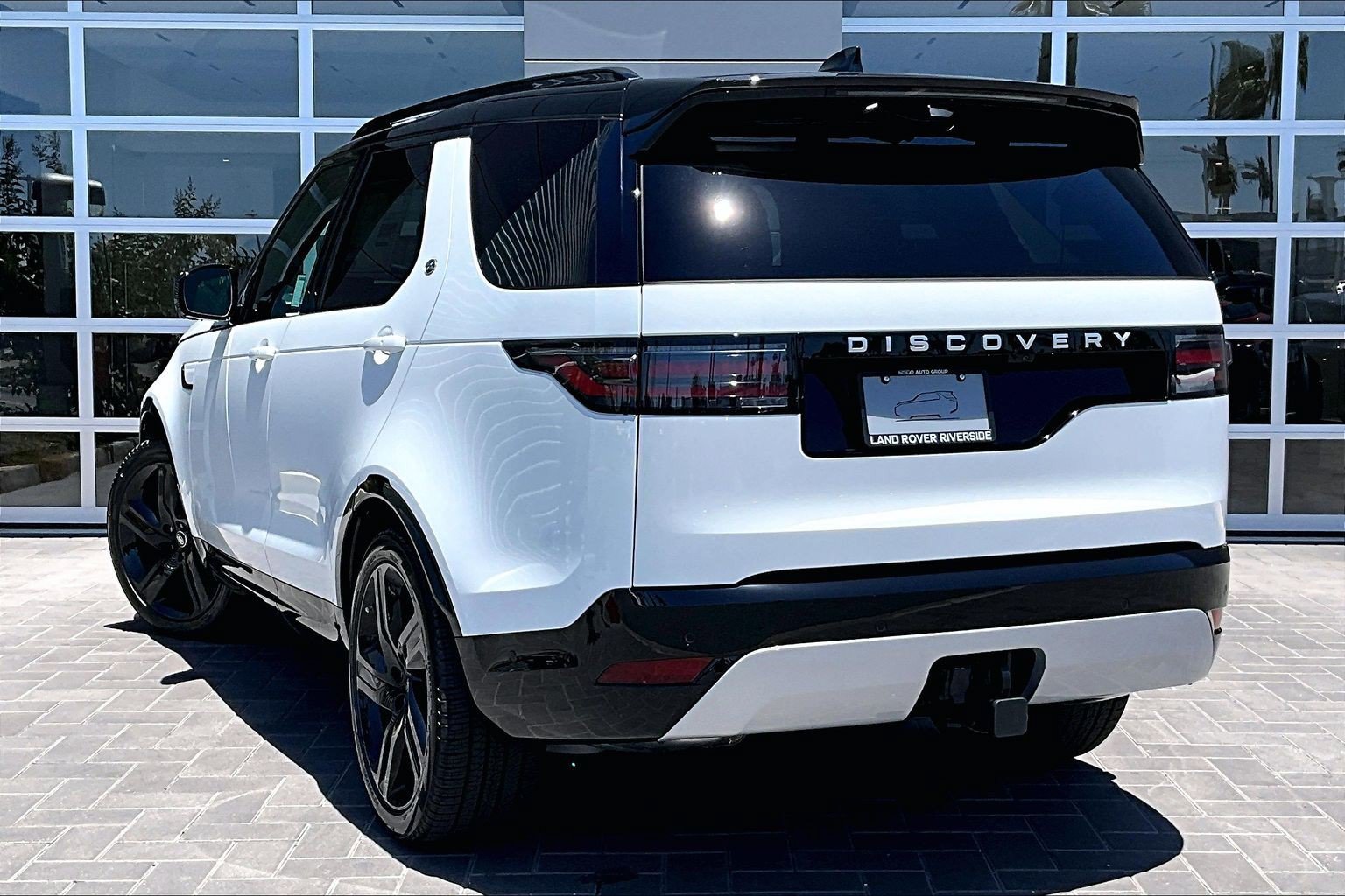 New 2026 Land Rover Discovery Limited Edition AWD/4WD image 3