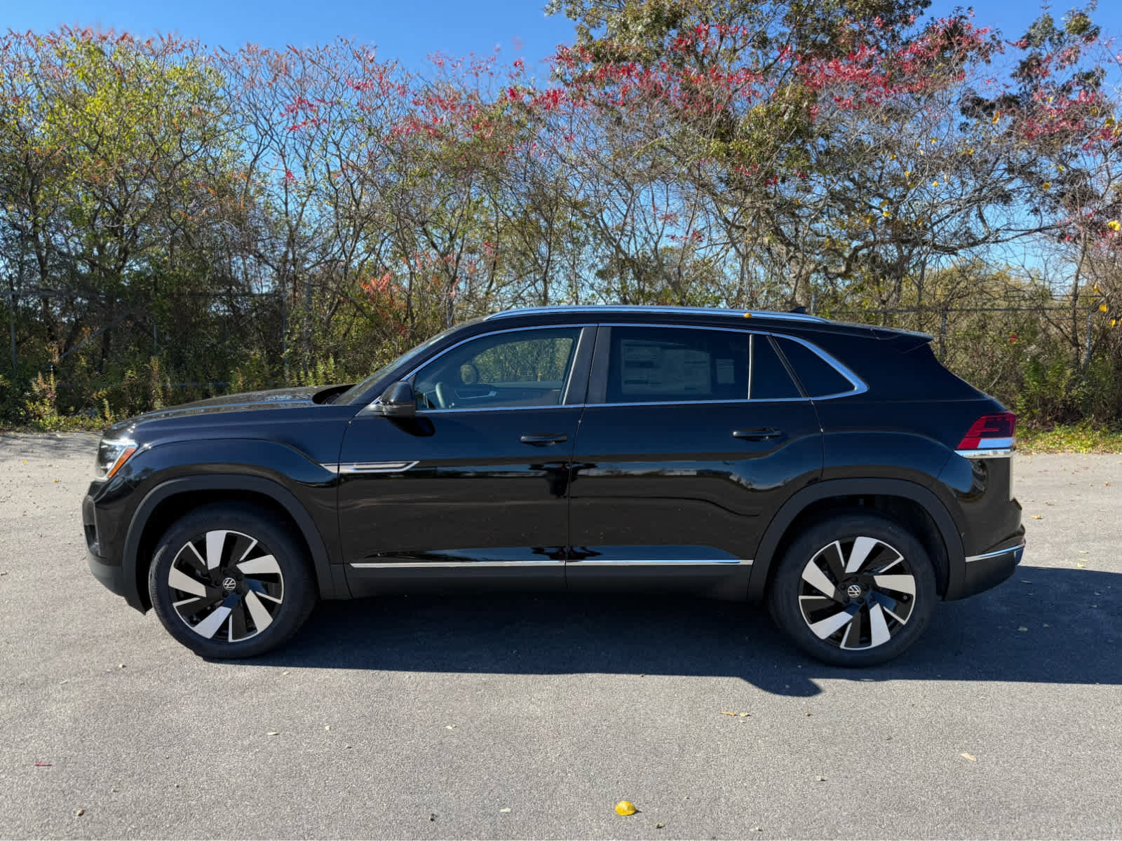 New 2026 Volkswagen Atlas Cross Sport SEL image 4