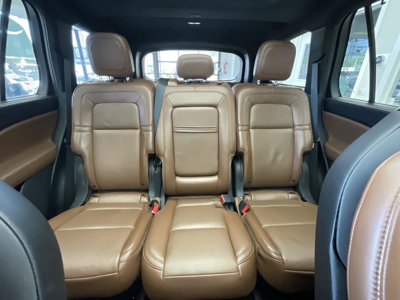 Used 2021 Lincoln Aviator Reserve w/ Equipment Group 202A AWD/4WD image 14