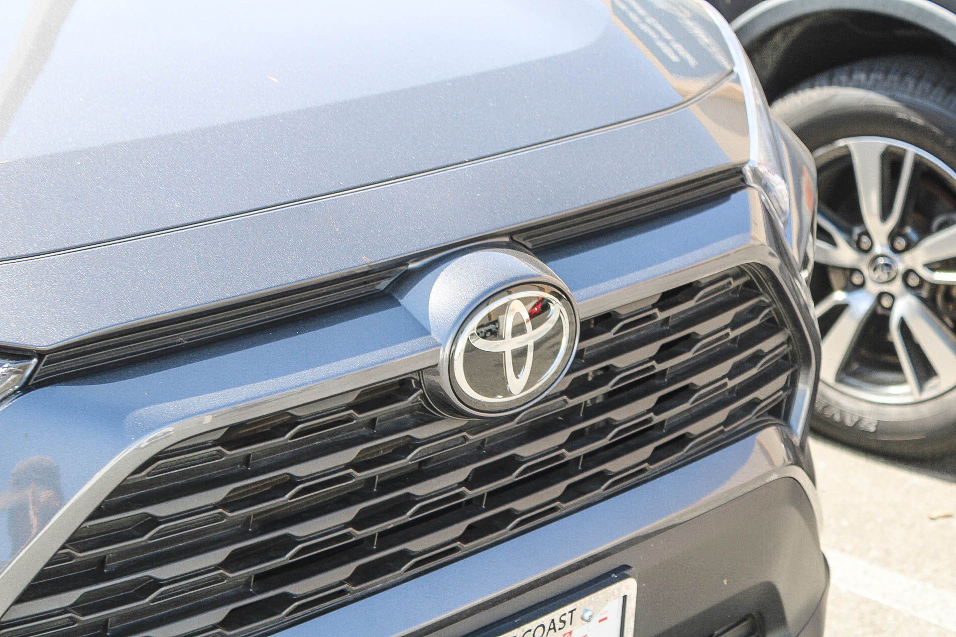 Used 2025 Toyota RAV4 XLE Premium AWD/4WD image 6