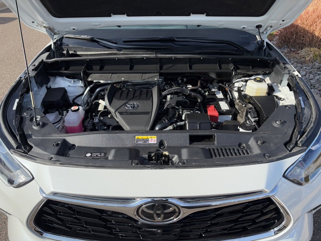 Used 2023 Toyota Highlander Limited image 8