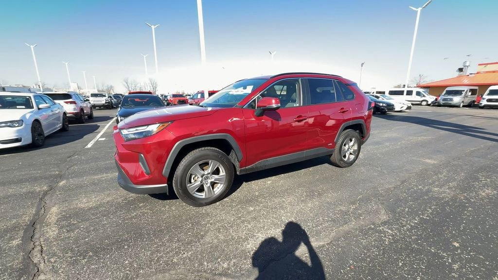 Used 2022 Toyota RAV4 XLE w/ Convenience Package image 4