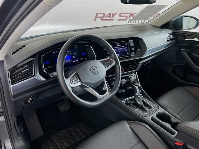 Used 2024 Volkswagen Jetta SE image 33