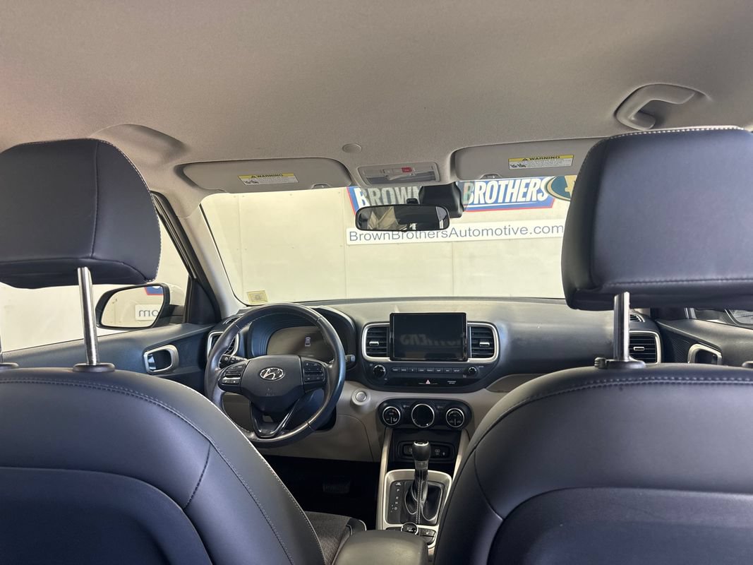 Used 2024 Hyundai Venue Limited FWD image 39