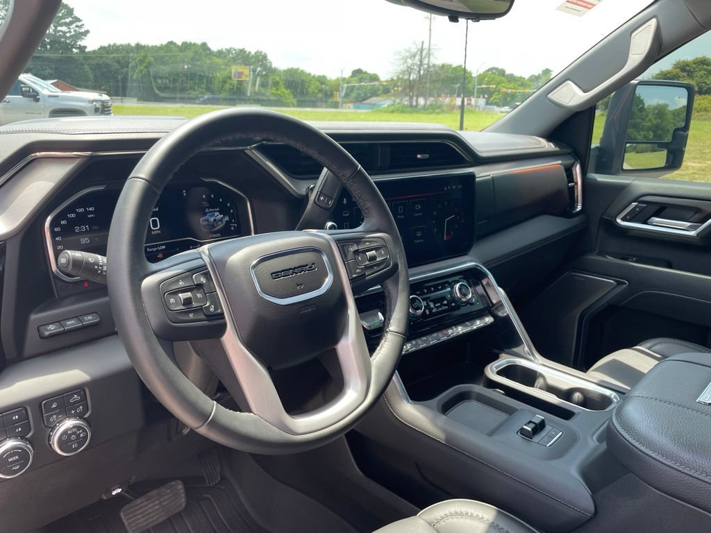 Used 2025 GMC Sierra 2500 Denali w/ Denali Reserve Package AWD/4WD image 31