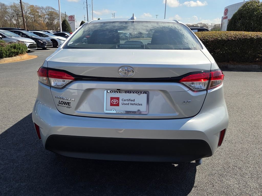 Certified 2025 Toyota Corolla LE image 9
