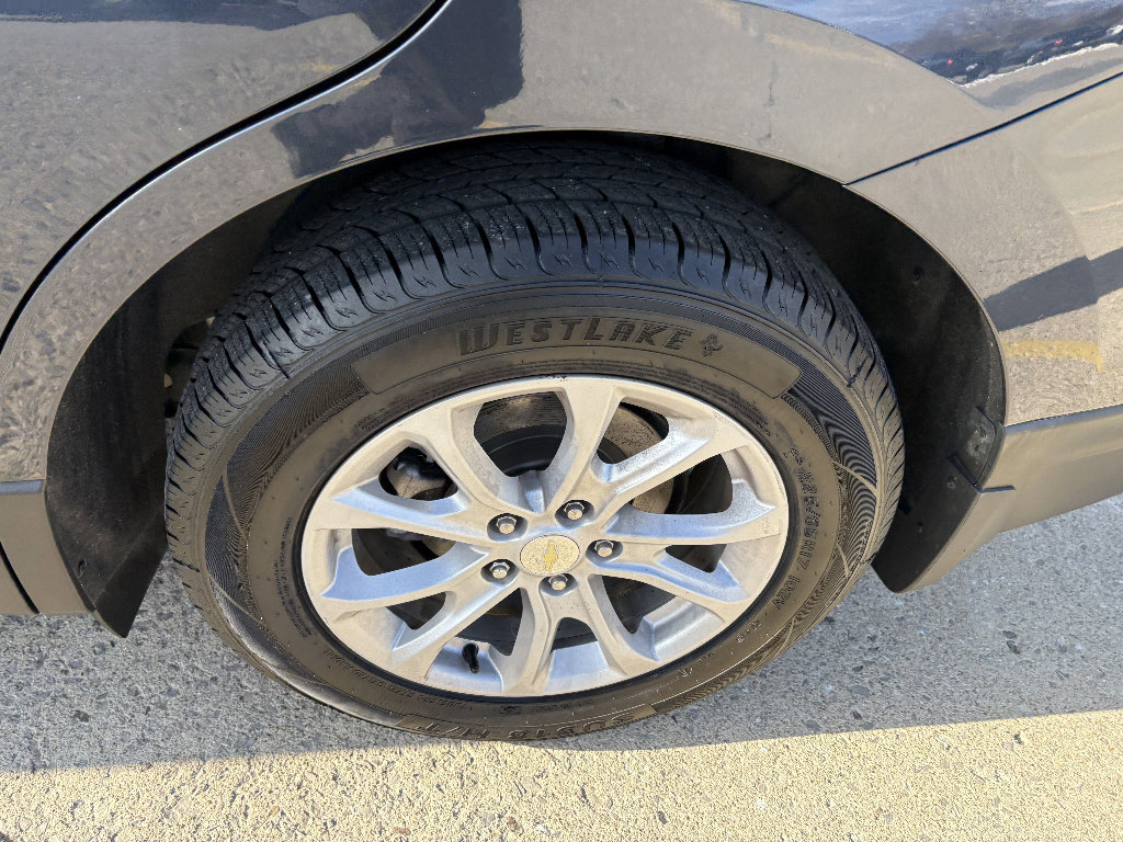 Used 2018 Chevrolet Equinox LS FWD image 12