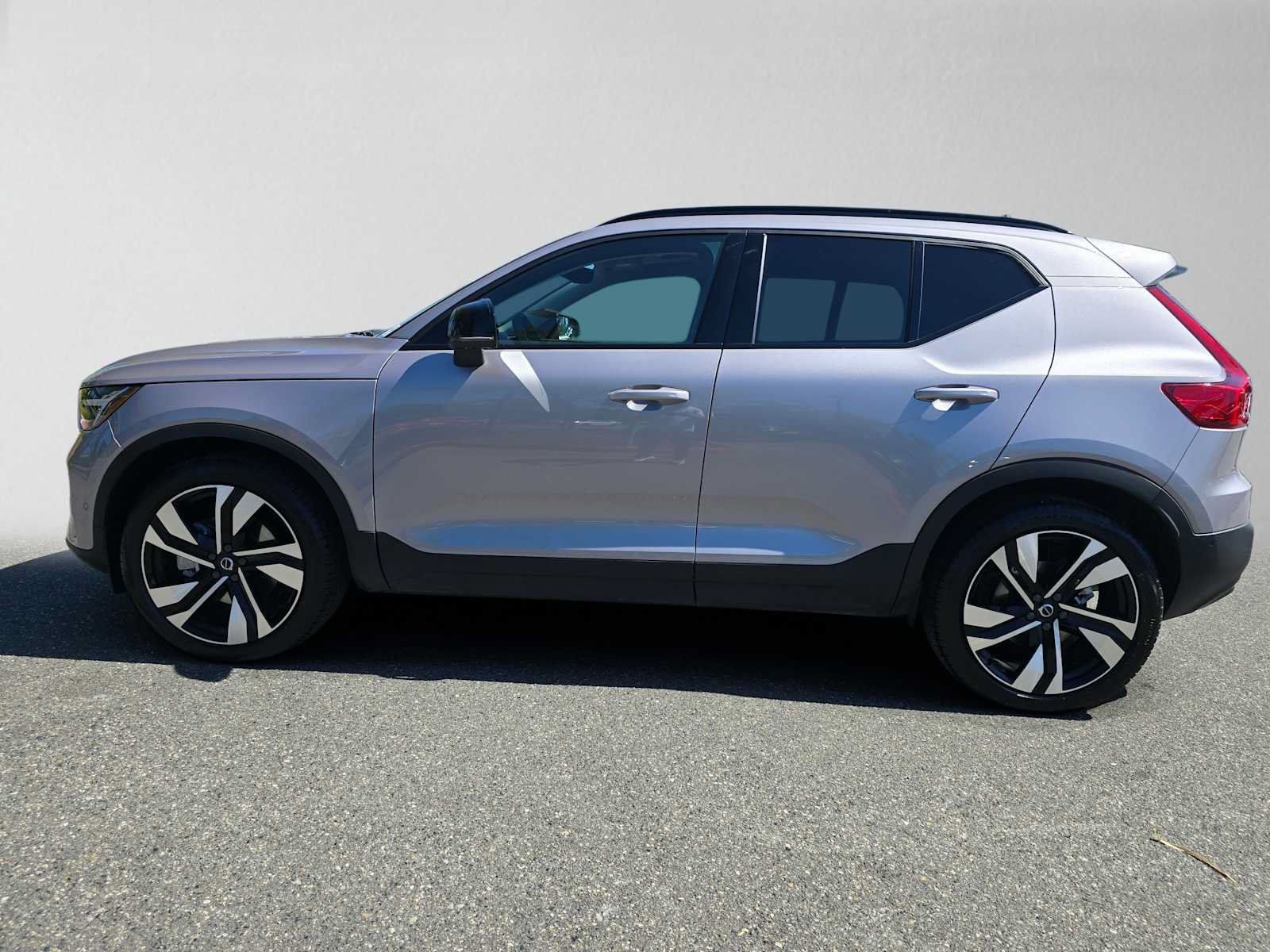 Used 2026 Volvo XC40 B5 Plus w/ Climate Package AWD/4WD image 6
