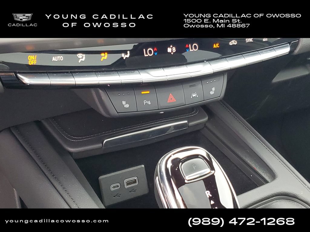 Used 2024 Cadillac XT4 Premium Luxury w/ Cold Weather Package AWD/4WD image 19