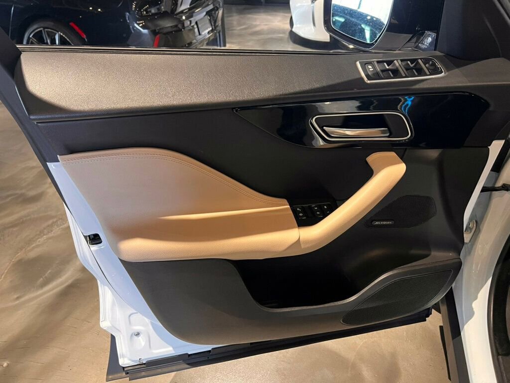 Used 2019 Jaguar F-PACE Premium image 14