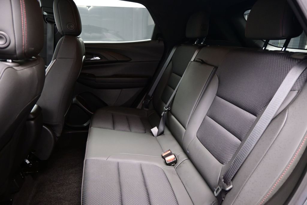 Used 2023 Chevrolet TrailBlazer RS w/ Convenience Package FWD image 28