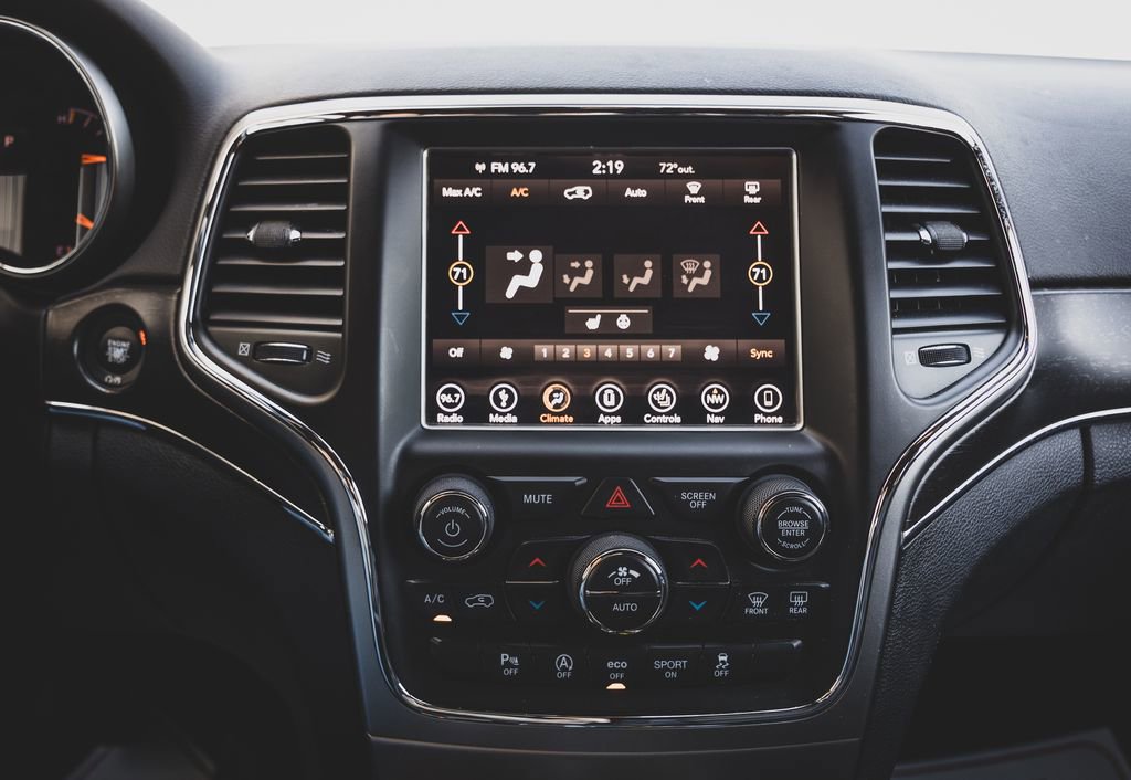 Used 2018 Jeep Grand Cherokee Limited image 5